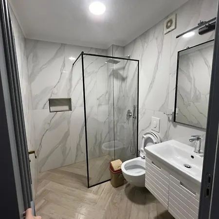 Myslym Shyri * 티라나